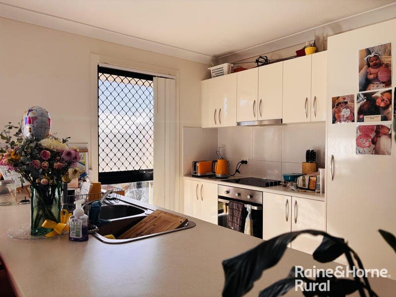 18 Highview Close, Roma — photo 1 of 5