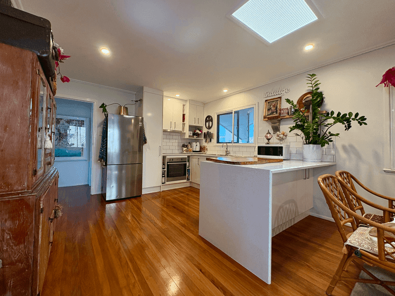 13A Robertson Avenue, Margate — photo 1 of 5