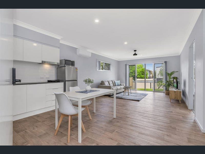 17 Hemmant Tingalpa Road — photo 1 of 5