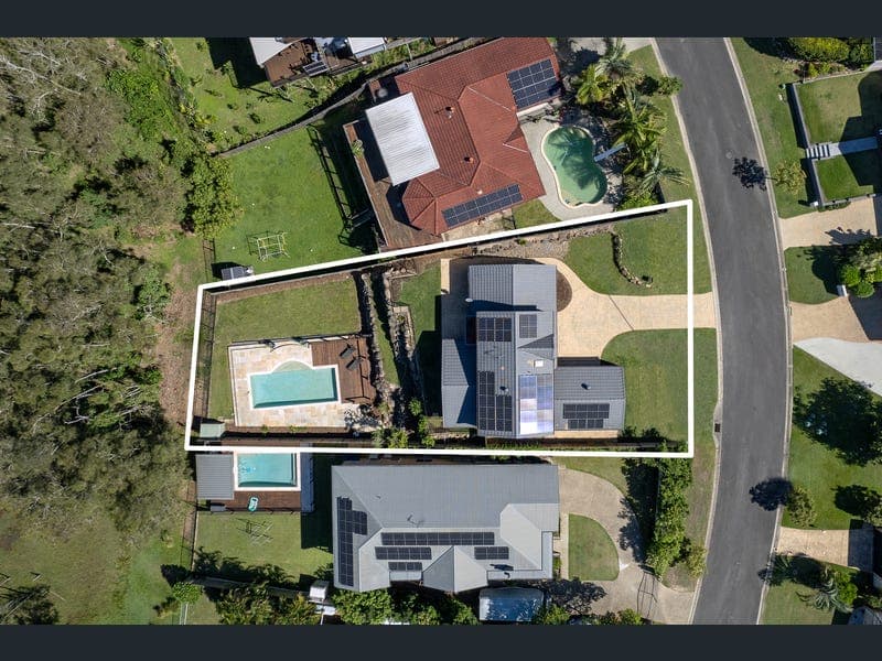 29 Boreen Court, Helensvale — photo 1 of 5