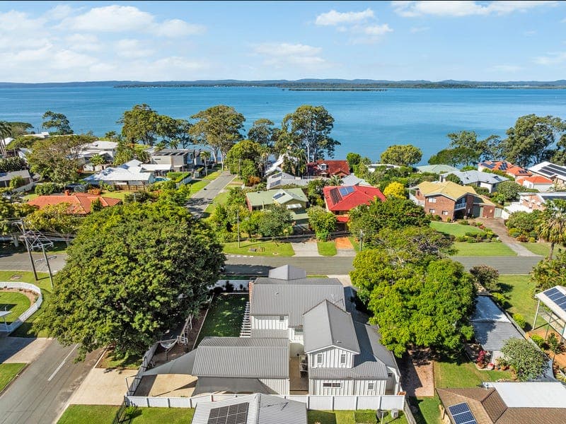 63 Broadwater Terrace, Redland Bay — photo 1 of 5
