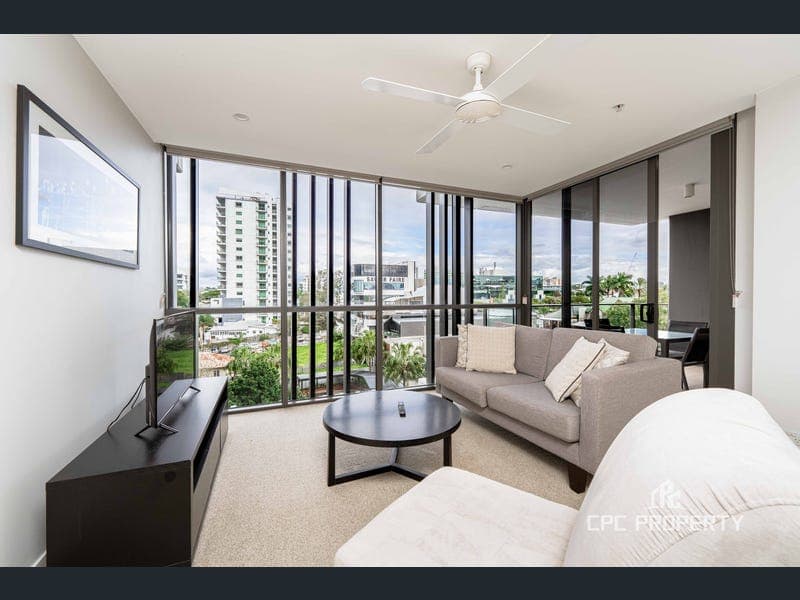 404/55 Railway Terrace, Milton — photo 1 of 5