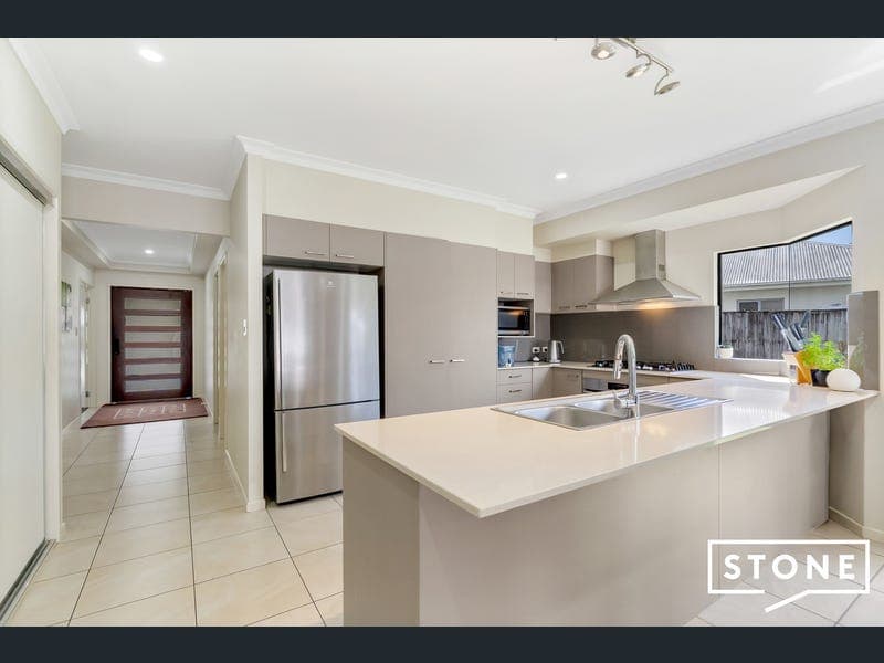 24 Seaways Street, Trinity Beach — photo 1 of 5