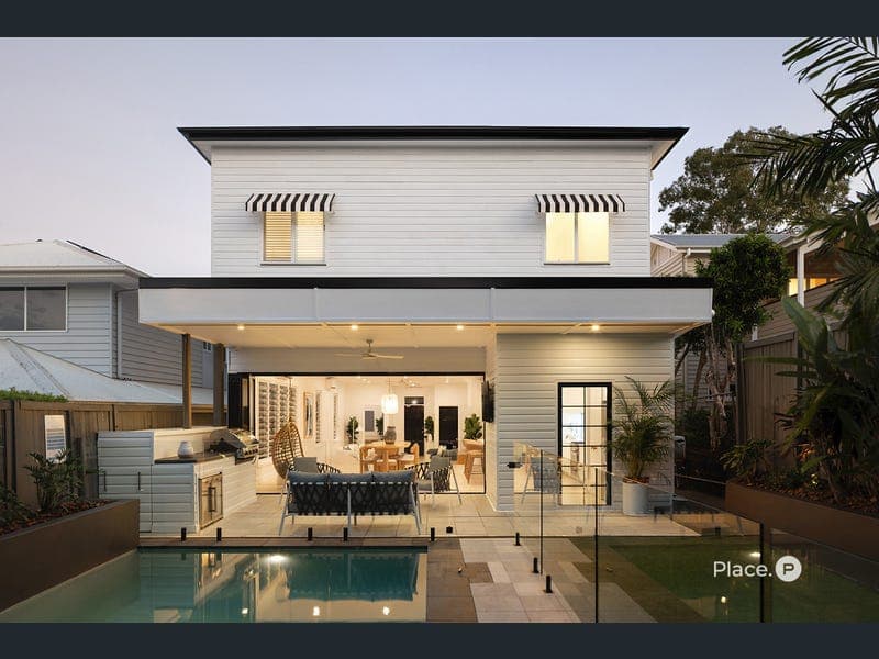 22 Wellstead Avenue, Coorparoo — photo 1 of 5