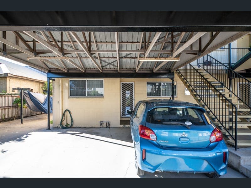4/2 Robert Street, Proserpine — photo 1 of 5