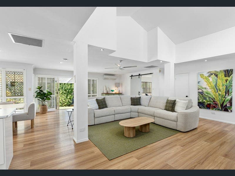 21 Collingwood Avenue, Robina — photo 1 of 5