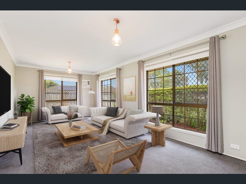 24 Kilsay Crescent, Meadowbrook — photo 1 of 5