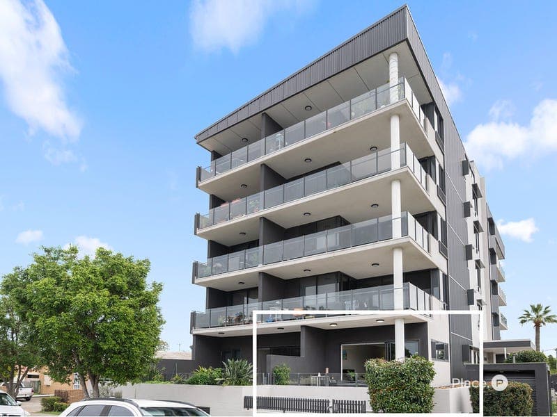 1/51 Emsworth Street, Wynnum — photo 1 of 5