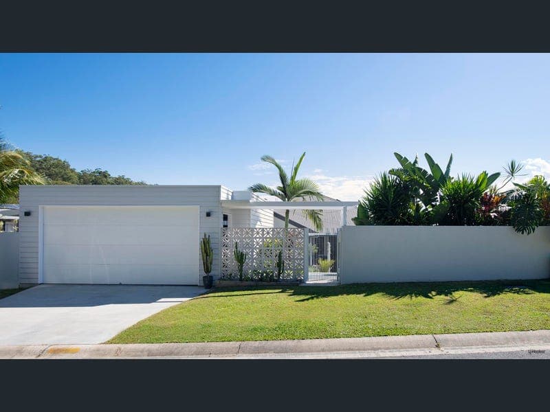 36 Sawtell Drive, Currumbin Waters — photo 1 of 5