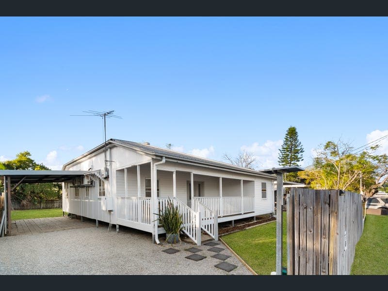 25 Nix Street, West End — photo 1 of 5