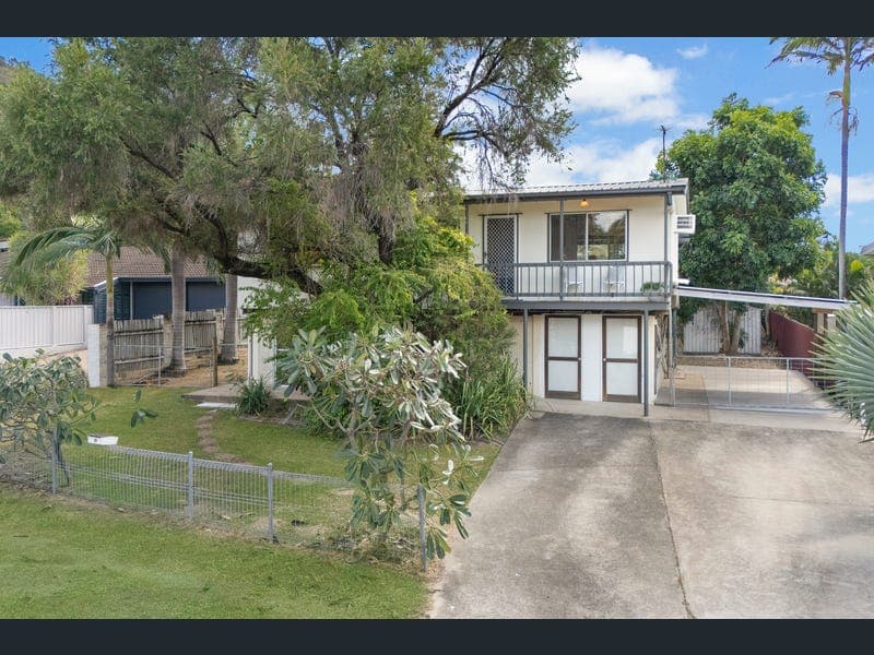 10 Carina Court, Mount Louisa — photo 1 of 5