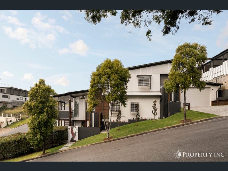71 Henzell Terrace, Greenslopes — photo 1 of 5