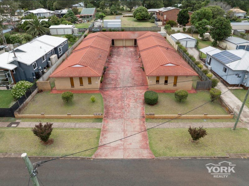 46 Llewellyn Street, Centenary Heights — photo 1 of 5
