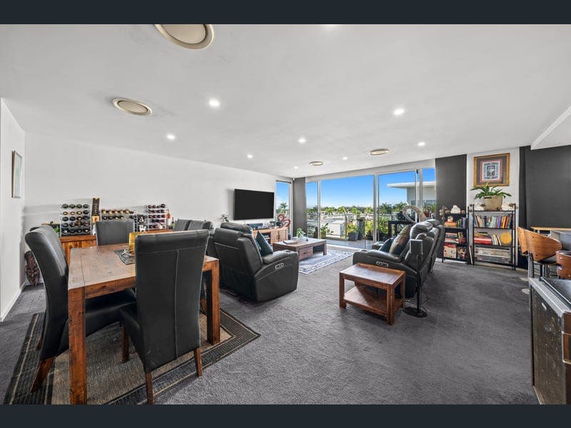 1404/2 Activa Way, Hope Island — photo 1 of 5