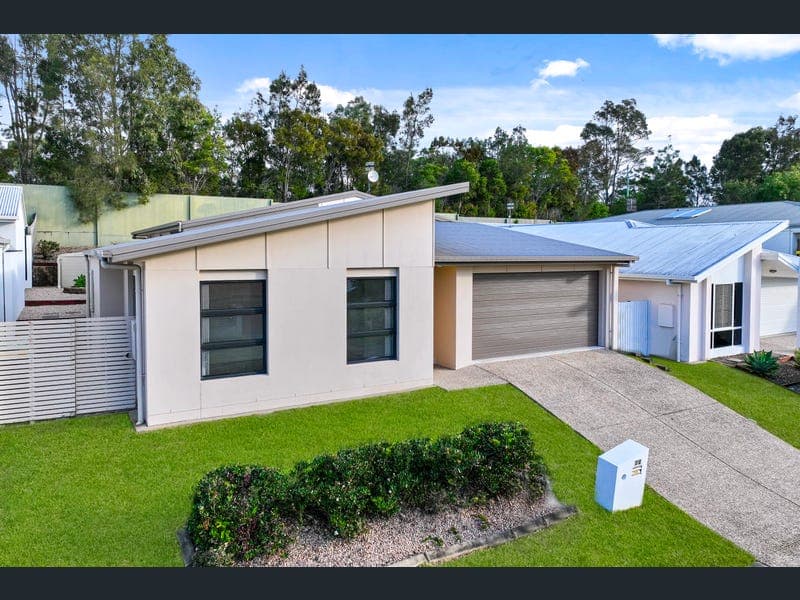 20 Robur Crescent, Mountain Creek — photo 1 of 5