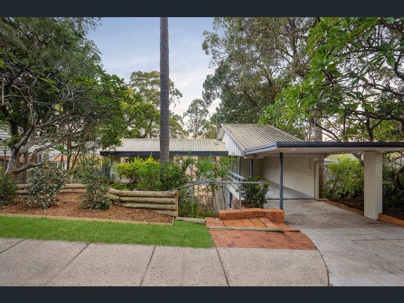 41 Highland Terrace, St Lucia — photo 1 of 5