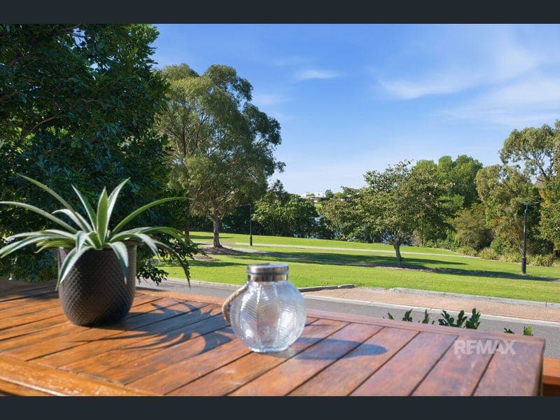 34 Caspian Parade, Warner — photo 1 of 5