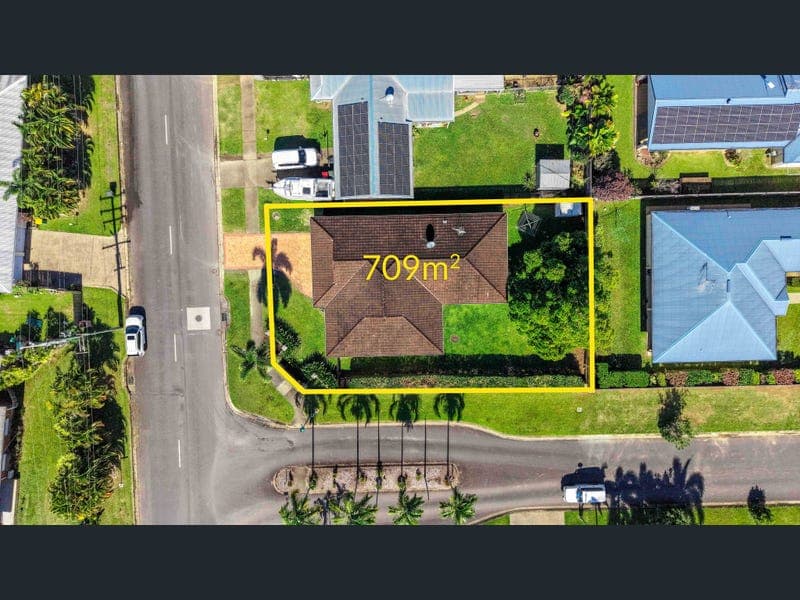 24 Wiseman road, Edmonton — photo 1 of 5