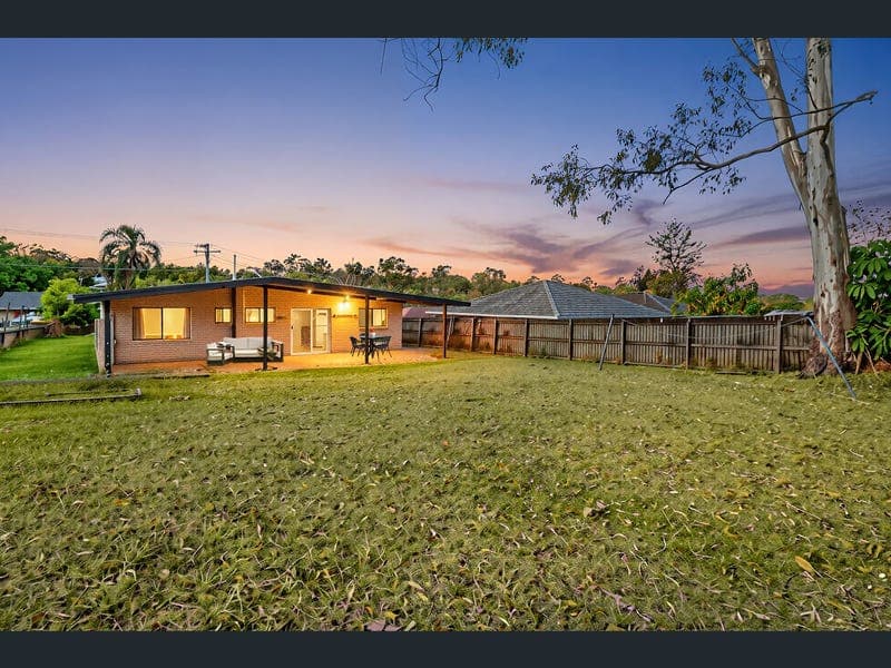 25 Omar Street, Woodridge — photo 1 of 5