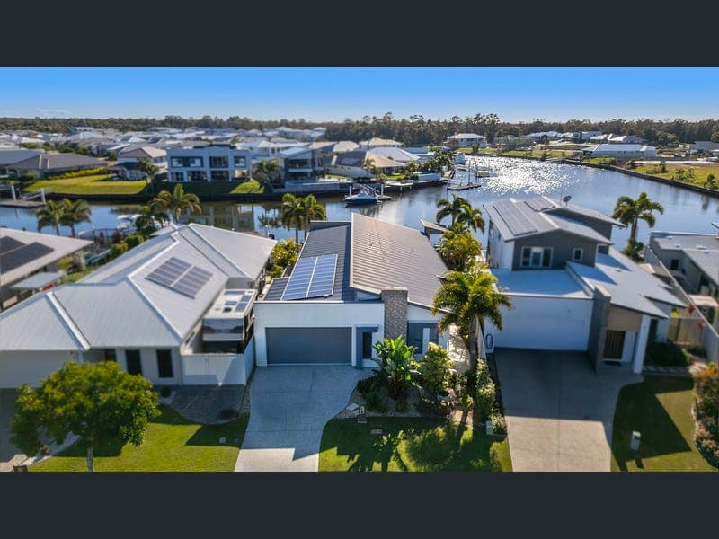 5 The Landing, Banksia Beach — photo 1 of 5
