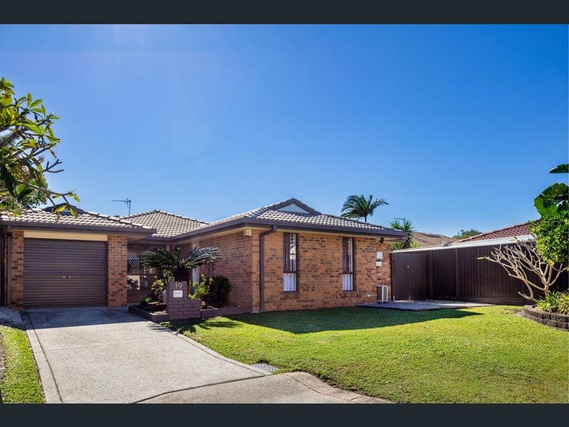 19 Sonama Court, Burleigh Waters — photo 1 of 5