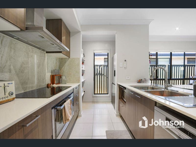 121 Fairbourne Terrace, Pimpama — photo 1 of 5