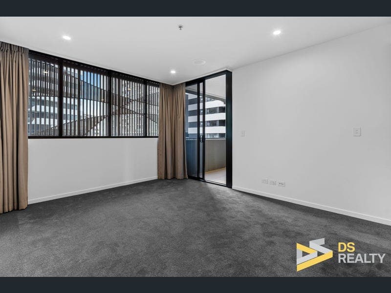 402/19 Deshon Street, Woolloongabba — photo 1 of 5