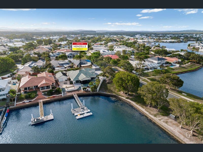 4 Sir Joseph Banks Drive, Pelican Waters — photo 1 of 5