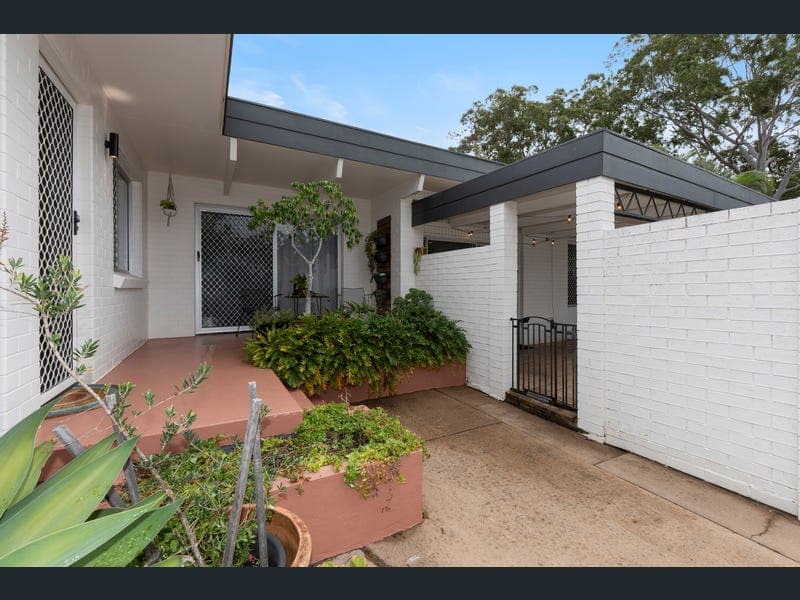 10 Pohlman Street, Norville — photo 1 of 5