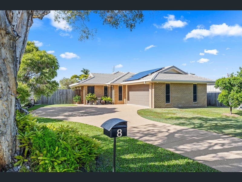 8 Ladbroke Crescent, Urangan — photo 1 of 5