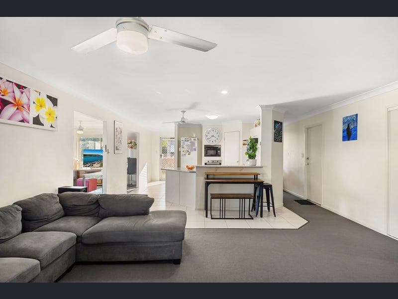 13 Mowie Close, Underwood — photo 1 of 5