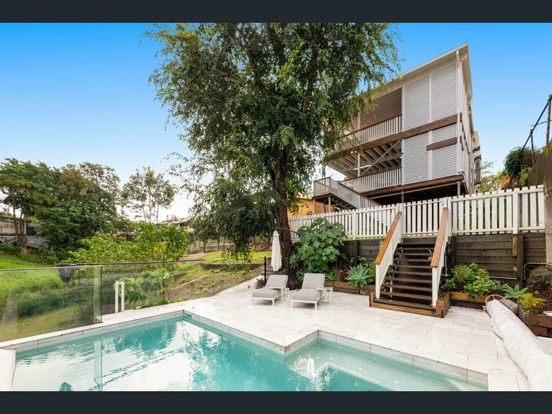 187 Gladstone Road, Highgate Hill — photo 1 of 5