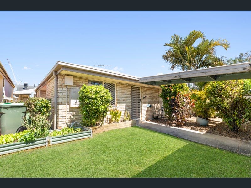 37-38/12-14 Yeates Crescent, Meadowbrook — photo 1 of 5