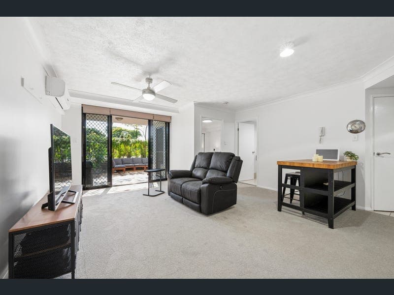 9/35 Hamilton Road, Moorooka — photo 1 of 5