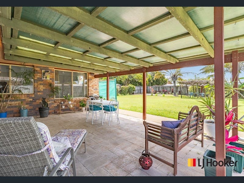33 Tristania Crescent, Urangan — photo 1 of 5