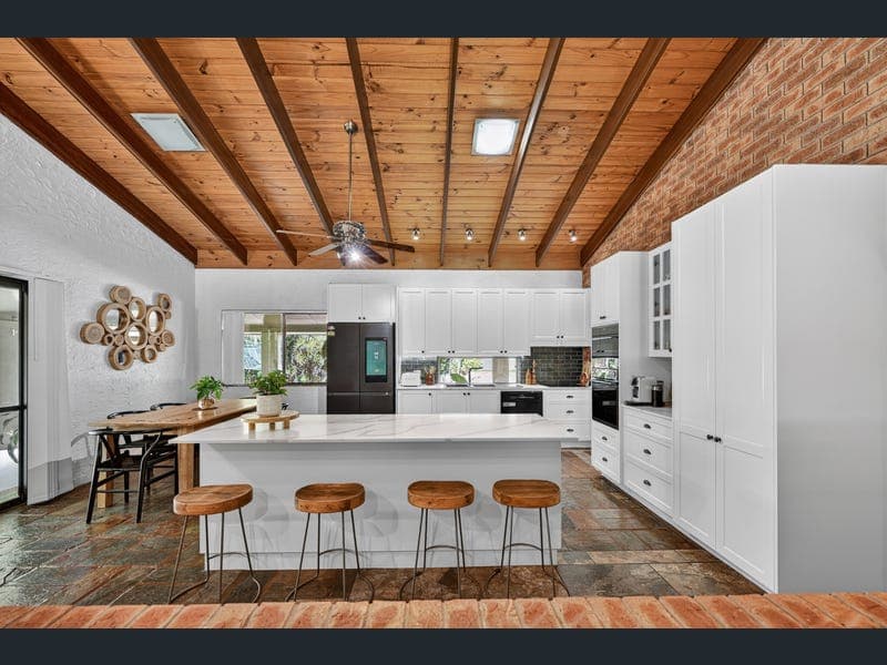 13 Landers Avenue, Rangewood — photo 1 of 5