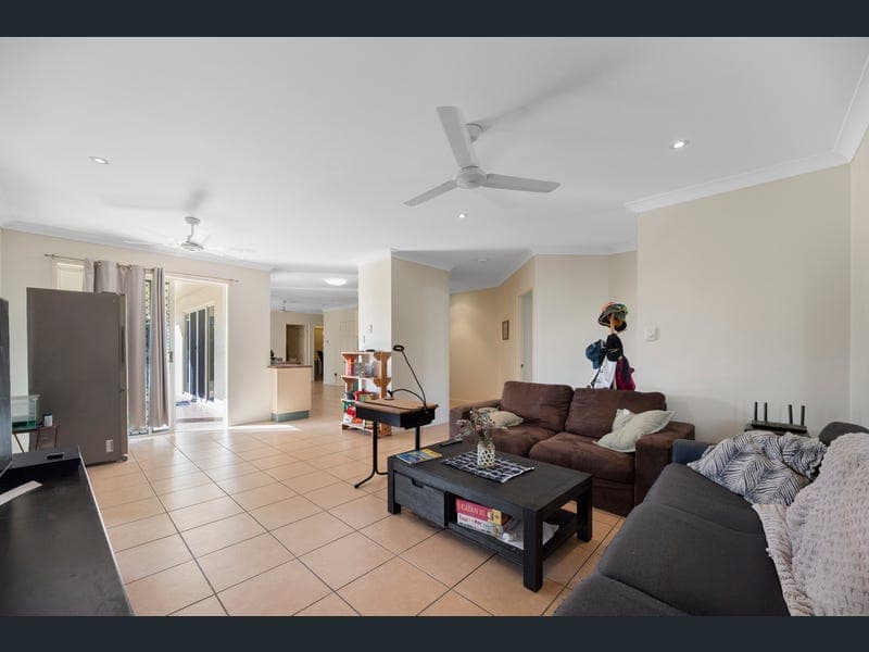 6 BRINKLEY COURT, Mount Louisa — photo 1 of 5