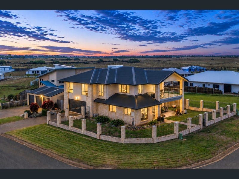 8 Dolphin Court, Elliott Heads — photo 1 of 5