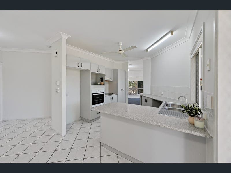 12 Bluebell Way, Kirwan — photo 1 of 5