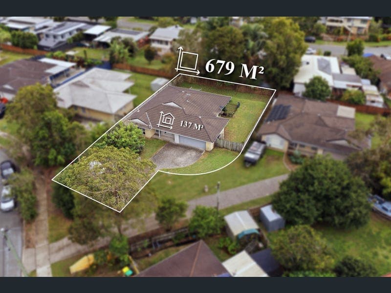 6 Adam Street, Beachmere — photo 1 of 5