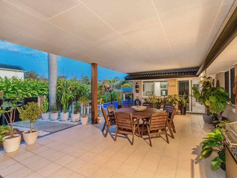 2 Leafy Close, Burleigh Waters — photo 1 of 5