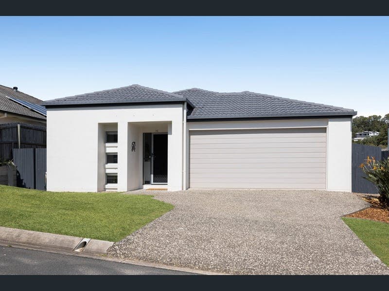 33 Sandstone Way, Little Mountain — photo 1 of 5