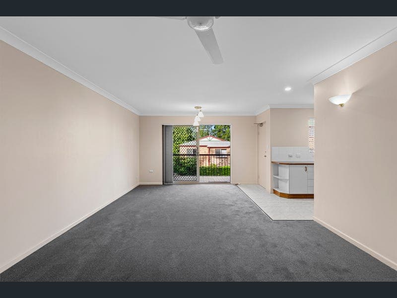 8/15 Dunkirk Street, Gaythorne — photo 1 of 5
