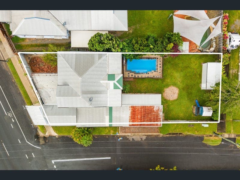 57 Kamerunga Road, Stratford — photo 1 of 5