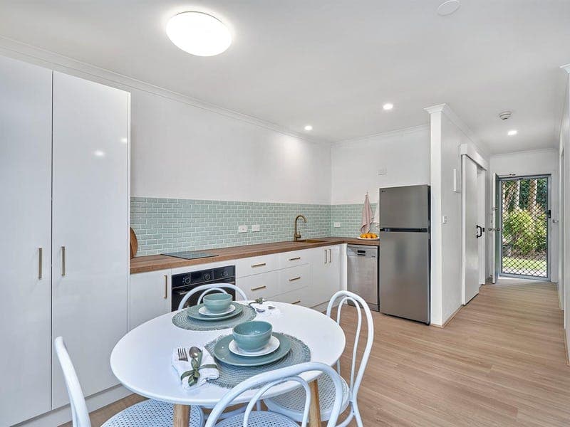 204/305-341 Coral Coast Drive, Palm Cove — photo 1 of 5