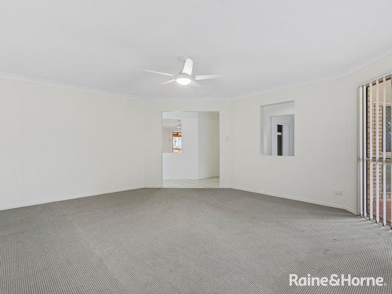 4 Saltwater Place, Redland Bay — photo 1 of 5