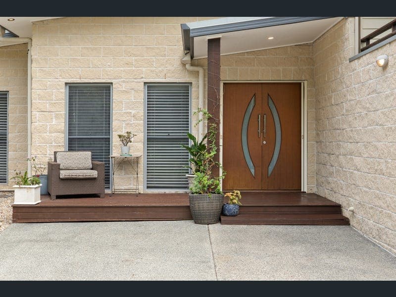 23 Emerson Drive, Bonogin — photo 1 of 5