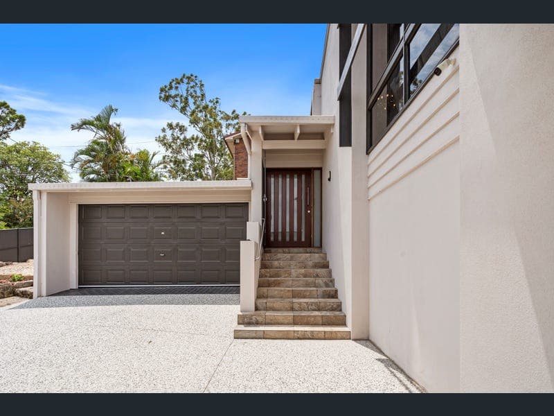 83 Dennis Road, Springwood — photo 1 of 5