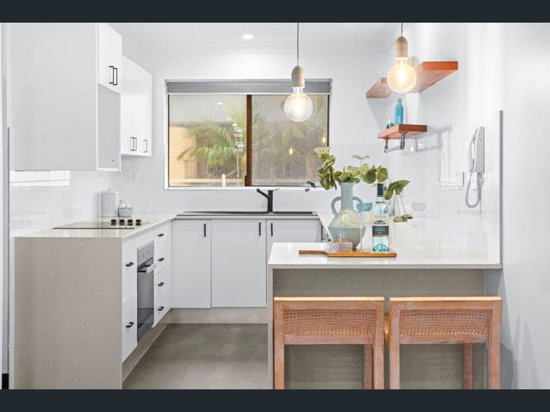 10/1931 Gold Coast Highway, Burleigh Heads — photo 1 of 5