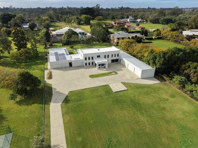 39 Priestley, Bridgeman Downs — photo 1 of 5